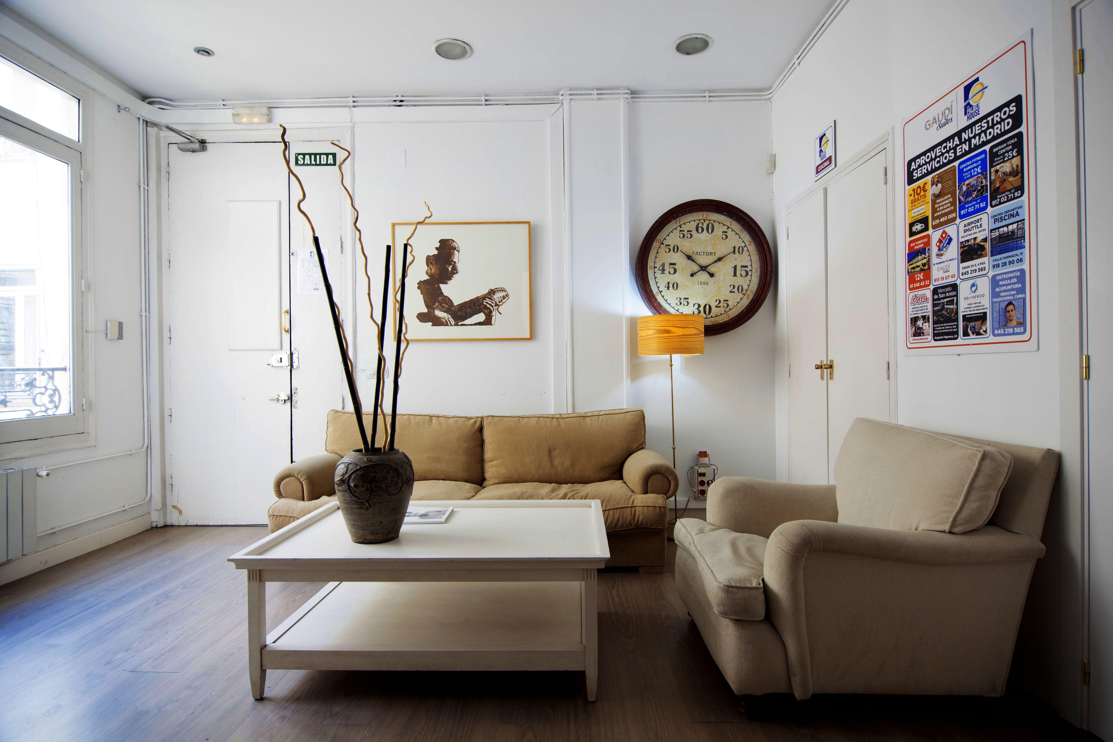 M&F Apartaments Gran Via — Photos 3